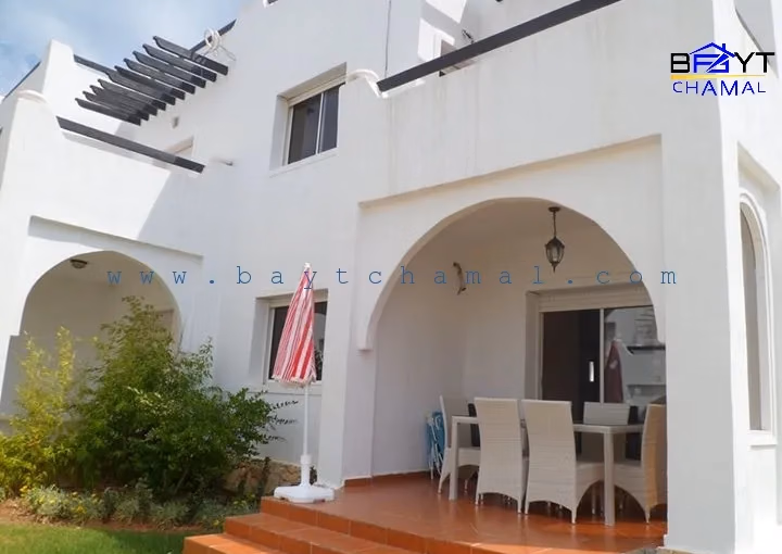 Villa de vacaciones en Fnideq: Escape cómodo junto al mar