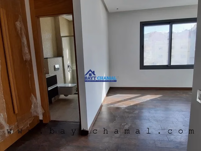 En Venta: Apartamento Espacioso de 130m² en Malabata, Tánger