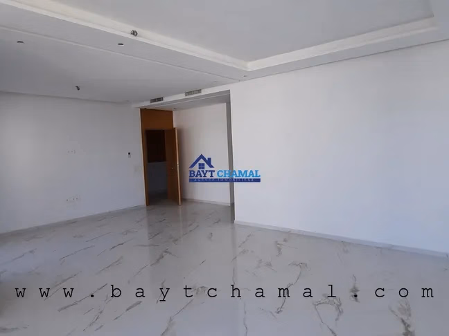 En Venta: Apartamento Espacioso de 130m² en Malabata, Tánger