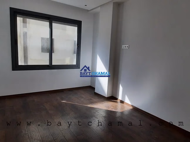 En Venta: Apartamento Espacioso de 130m² en Malabata, Tánger