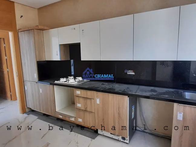 En Venta: Apartamento Espacioso de 130m² en Malabata, Tánger