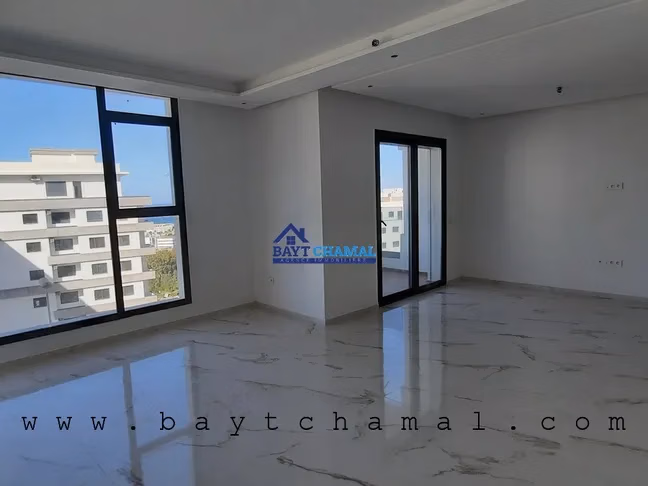 En Venta: Apartamento Espacioso de 130m² en Malabata, Tánger