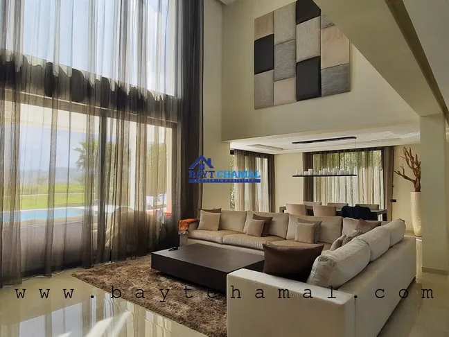 Villa de Lujo en Marina Smir: ¡5 Habitaciones en Venta! Villa de Lujo en Marina Smir: ¡5 Habitaciones en Venta!