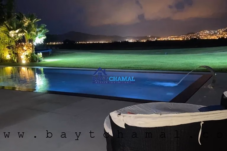 Villa de Lujo en Marina Smir: ¡5 Habitaciones en Venta! Villa de Lujo en Marina Smir: ¡5 Habitaciones en Venta!