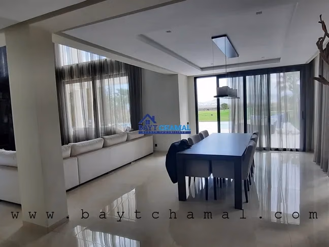 Villa de Lujo en Venta en Marina Smir - 5 Habitaciones Villa de Lujo en Venta en Marina Smir - 5 Habitaciones