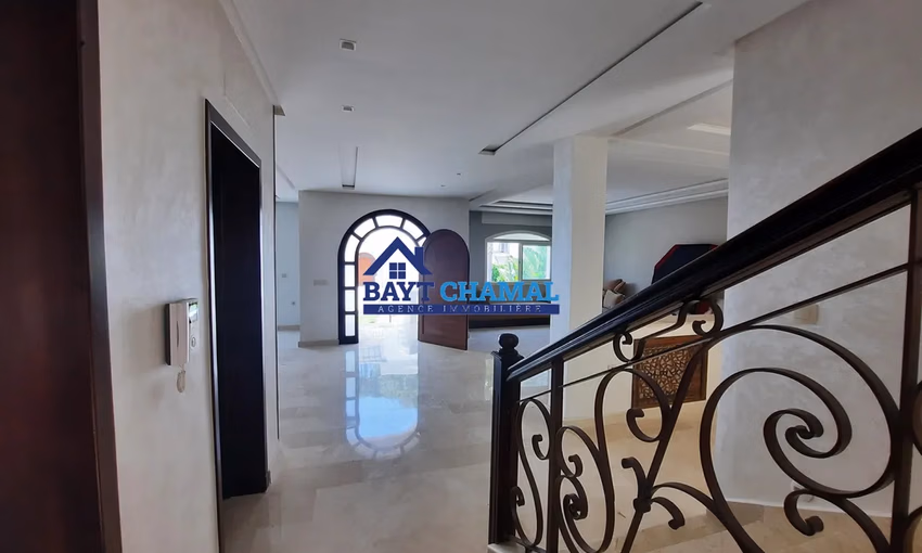 Villa Espaciosa en Venta en Tánger - Boubana: 4 Habitaciones Villa Espaciosa en Venta en Tánger - Boubana: 4 Habitaciones