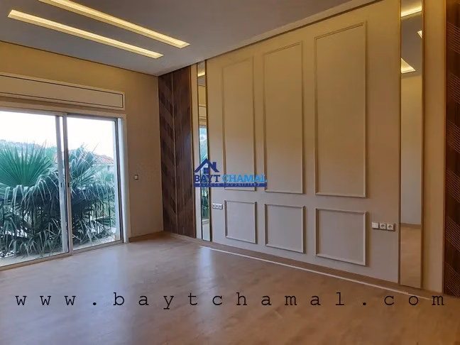 Villa Espaciosa en Venta en Tánger - Boubana: 4 Habitaciones