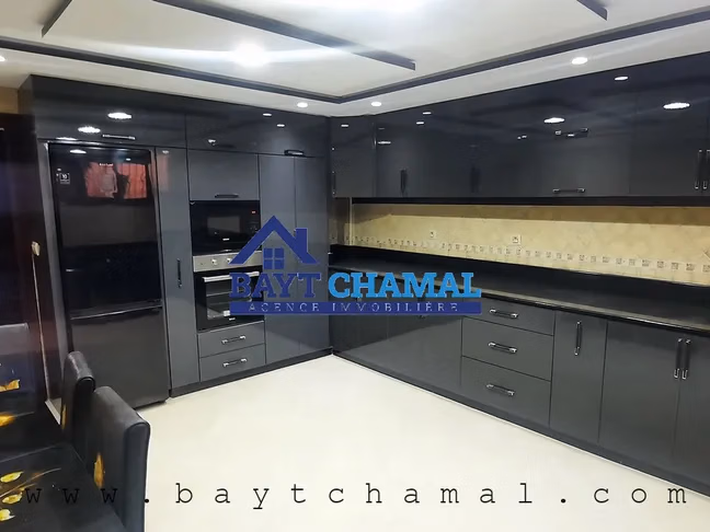 Villa en Venta en Tánger - Boubana: Espacio y Elegancia