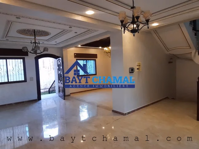 Villa en Venta en Tánger - Boubana: Espacio y Elegancia