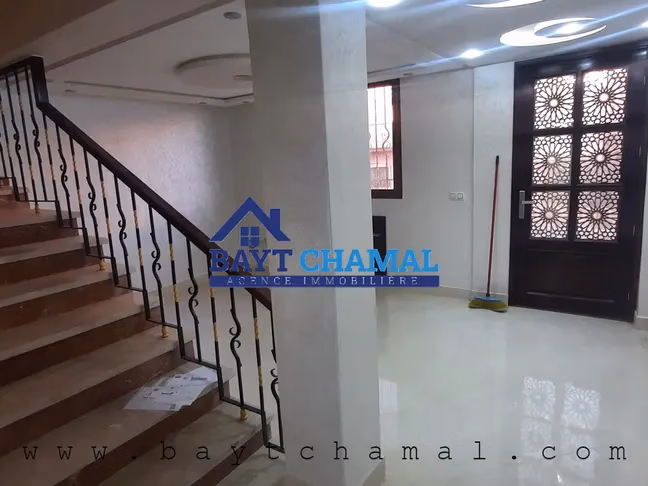 Villa en Venta en Tánger - Boubana: Espacio y Elegancia