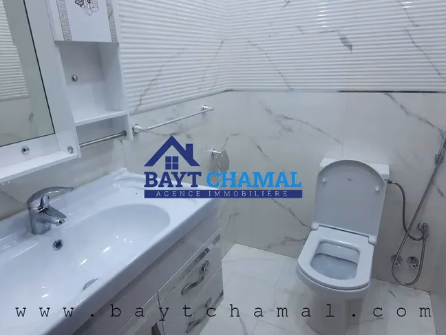 Villa en Venta en Tánger - Boubana: Espacio y Elegancia