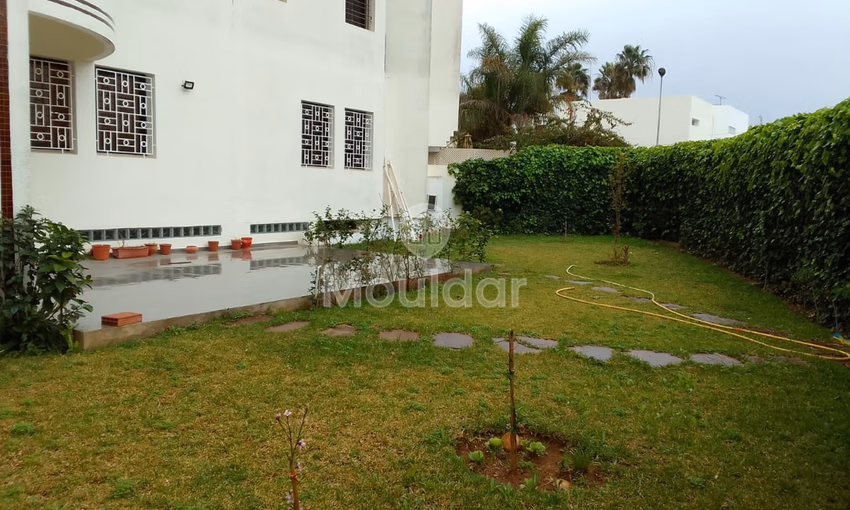 فيلا للشراء مع تراس