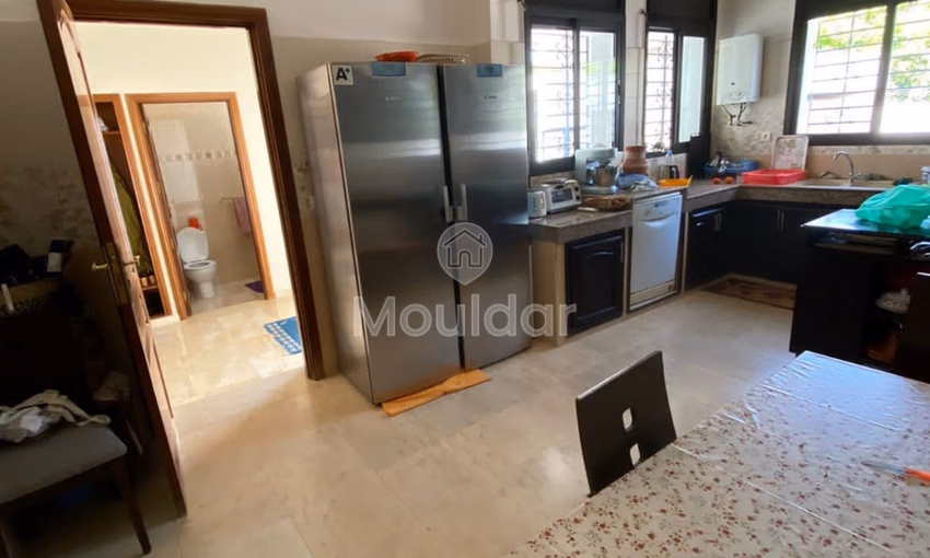 فيلا للشراء مع تراس