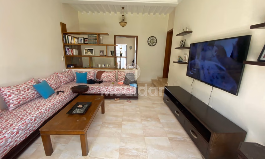 فيلا للشراء مع تراس