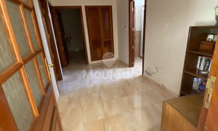 فيلا للشراء مع تراس