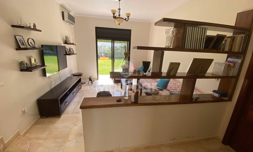 فيلا للشراء مع تراس