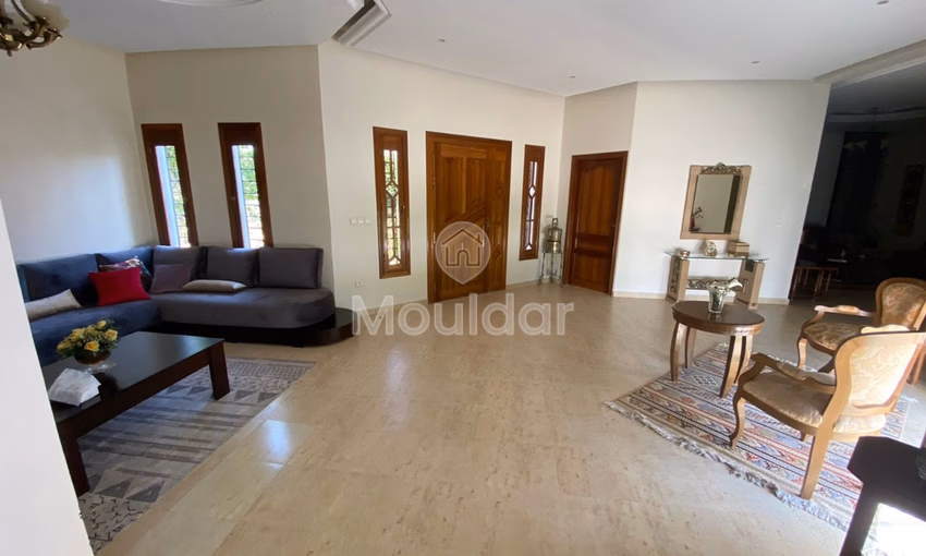 فيلا للشراء مع تراس