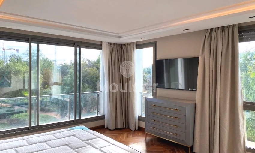 Apartamento en alquiler en Rabat, Souissi - 4 habitaciones, 329 m², 1er piso.