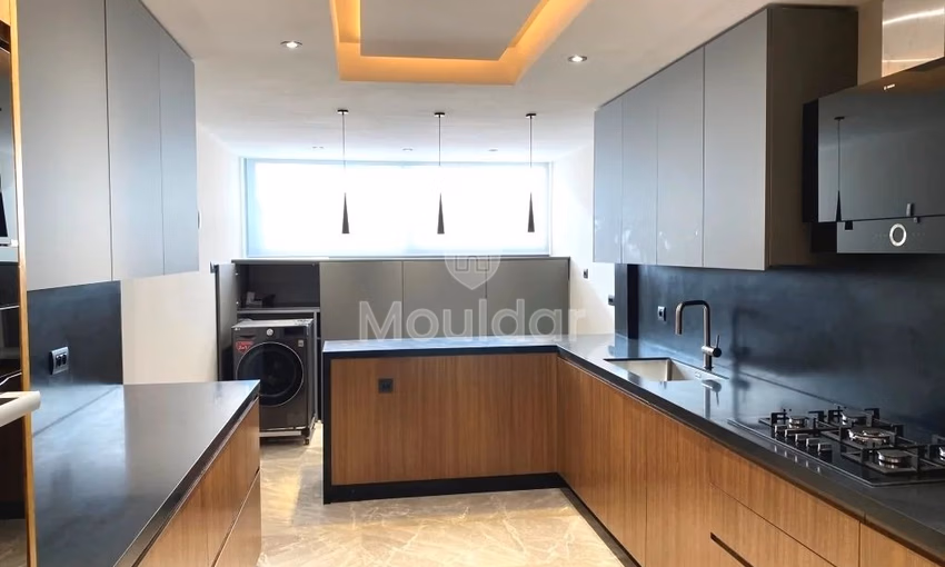 Apartamento en alquiler en Rabat, Souissi - 4 habitaciones, 329 m², 1er piso.