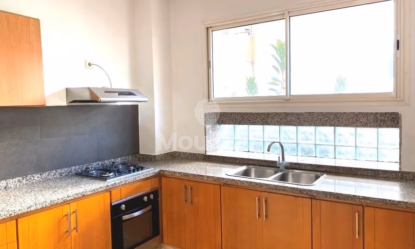 شقة للإيجار، غرفتان، 100 م²، الطابق الأول