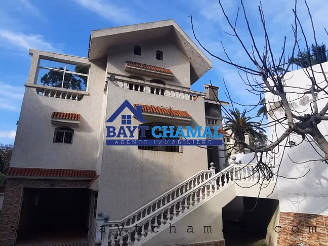 Villa de Lujo en Venta en Tánger - 9 Habitaciones, 600m²