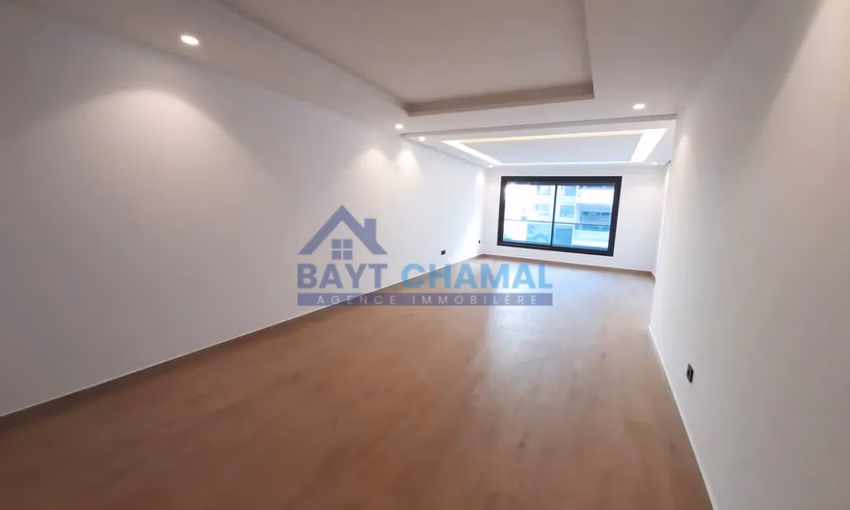 Apartamento en Alquiler en Tánger - 3 Habitaciones, 140m² de Confort