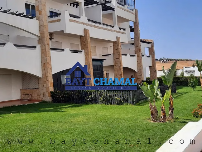 Escapada Ideal: Apartamento de 2 Habitaciones en Fnideq, 75m²