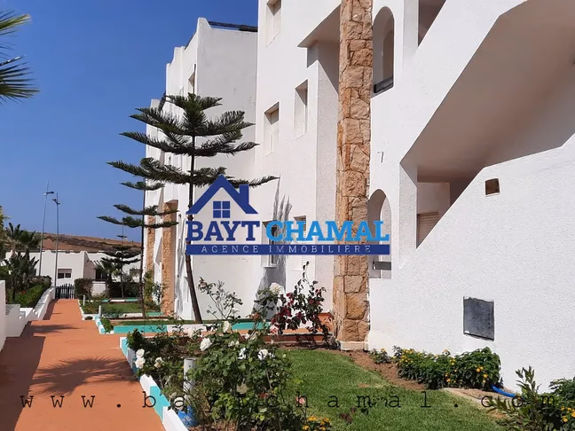 Escapada Ideal: Apartamento de 2 Habitaciones en Fnideq, 75m²