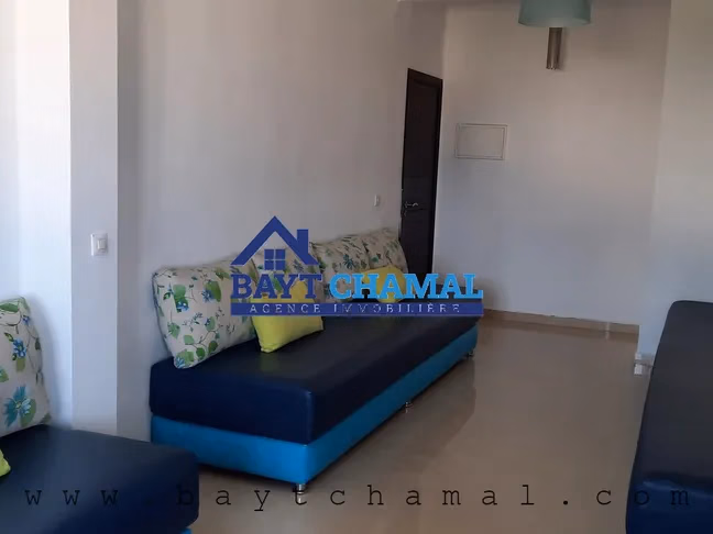 Escapada Ideal: Apartamento de 2 Habitaciones en Fnideq, 75m²