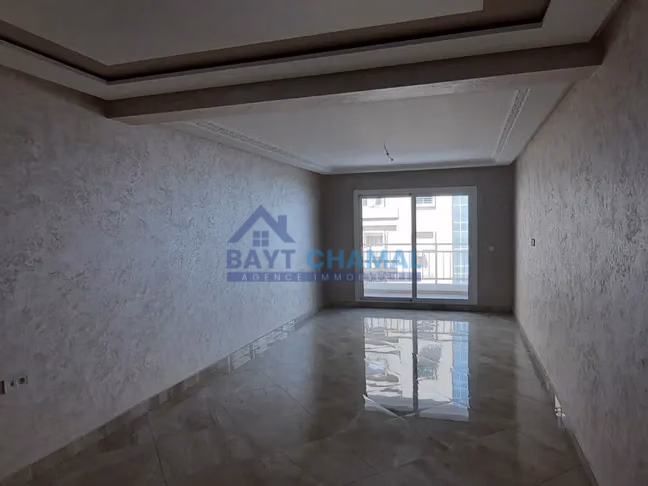 Apartamento en Alquiler en Tánger: Espacioso 150m², 3 Habitaciones Apartamento en Alquiler en Tánger: Espacioso 150m², 3 Habitaciones