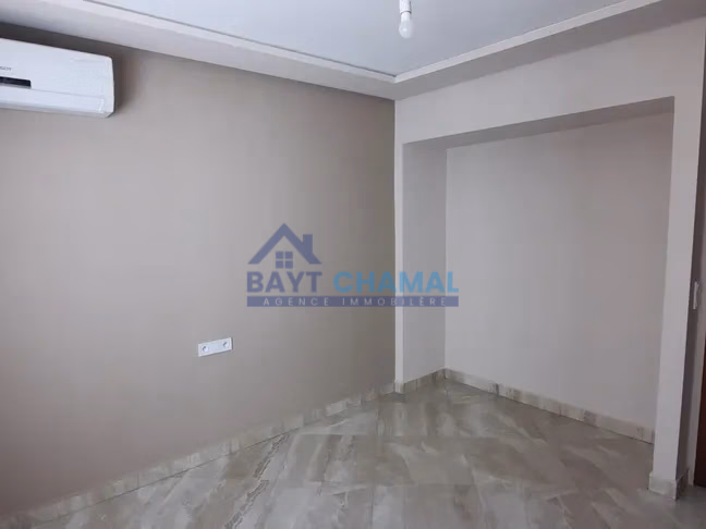 Apartamento en Alquiler en Tánger: Espacioso 150m², 3 Habitaciones Apartamento en Alquiler en Tánger: Espacioso 150m², 3 Habitaciones