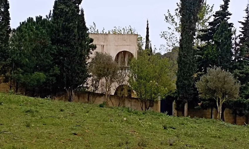 Ferme à vendre avec terrasse