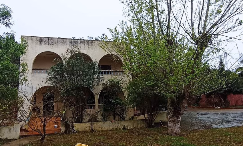 Ferme à vendre avec terrasse Ferme à vendre avec terrasse