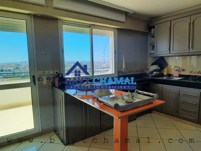 Amplio Apartamento de 2 Habitaciones en Venta en el Centro de Tánger