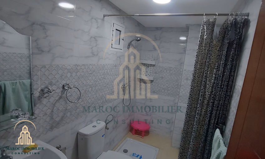 شقة للإيجار مع تراس في الطابق الأول