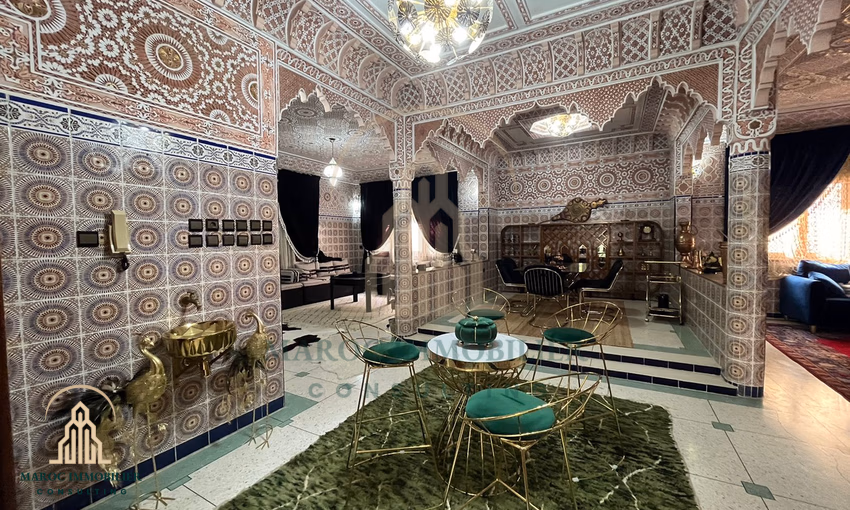 Villa à louer avec piscine et trois étages