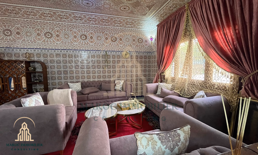 Villa à louer avec piscine et trois étages