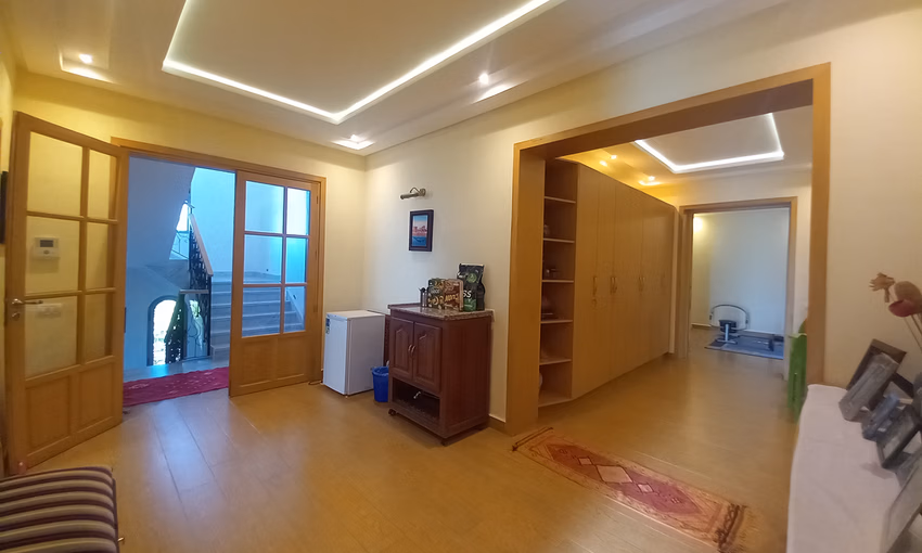 فيلا للبيع مع مسبح