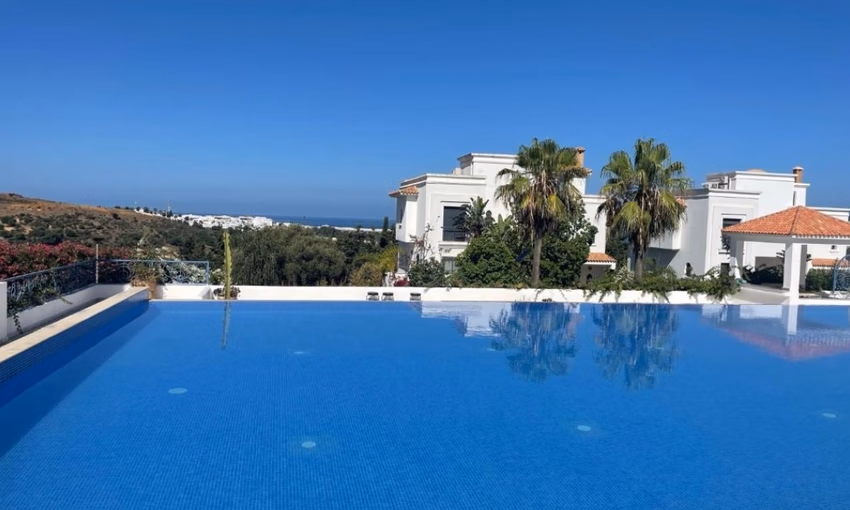 Apartment for rent with swimming pool