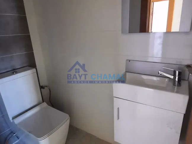 Apartamento de 3 habitaciones en alquiler en Malabata, Tánger - 95m²