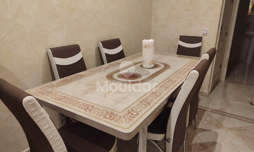 شقة للبيع مع تراس في الطابق الأرضي شقة للبيع مع تراس في الطابق الأرضي