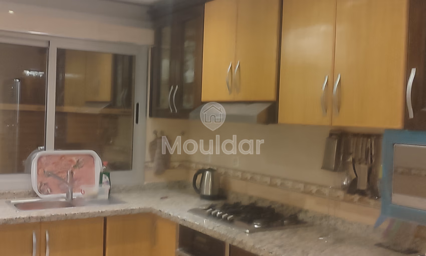 شقة للبيع مع تراس في الطابق الأرضي شقة للبيع مع تراس في الطابق الأرضي