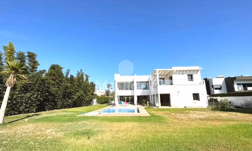 Villa à vendre - 4 chambres, 680m² habitable