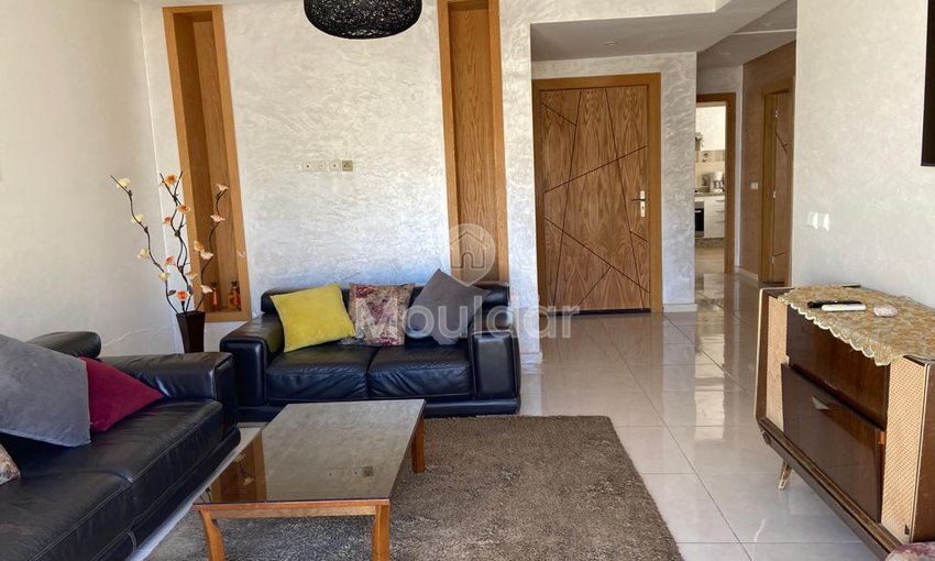 شقة للبيع مع تراس في الطابق الأرضي