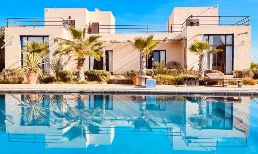 Villa for sale with pool, 4 bedrooms