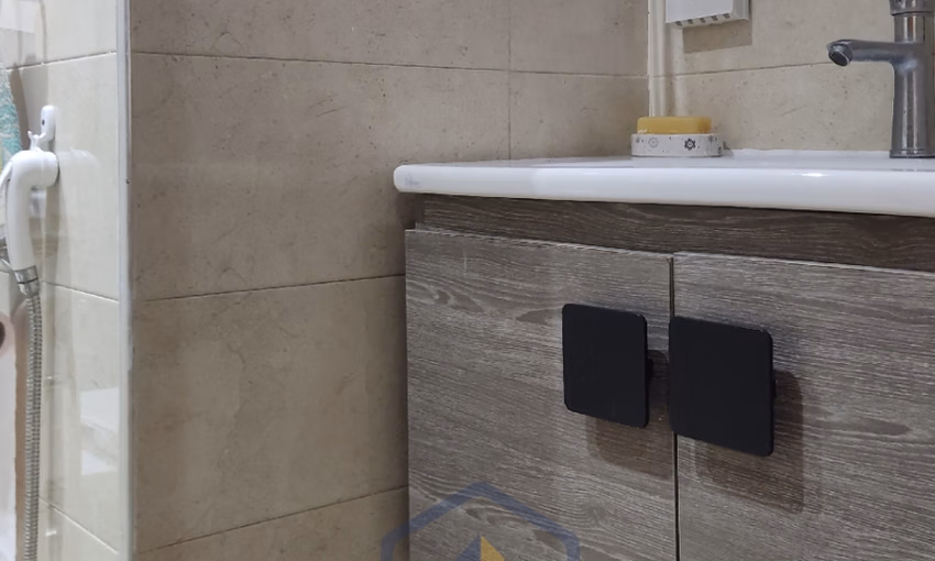 شقة للبيع مع شرفة في الطابق الرابع شقة للبيع مع شرفة في الطابق الرابع