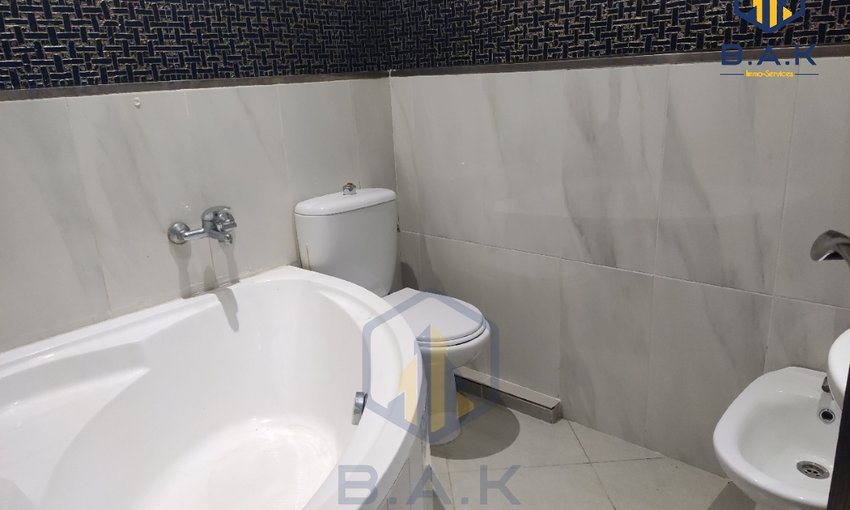Apartamento para alugar com varanda no primeiro andar - view 12