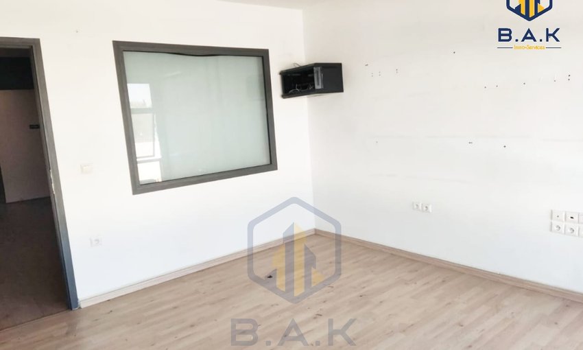 Birinci katta teraslı kiralık ofis - view 9