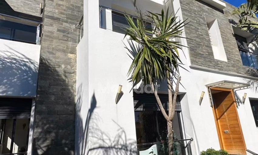 فيلا للبيع، 4 غرف، 360 متر مربع مساحة قابلة للسكن، 334 متر مربع أرض