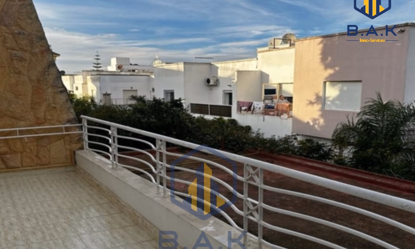 فيلا للبيع مع تراس